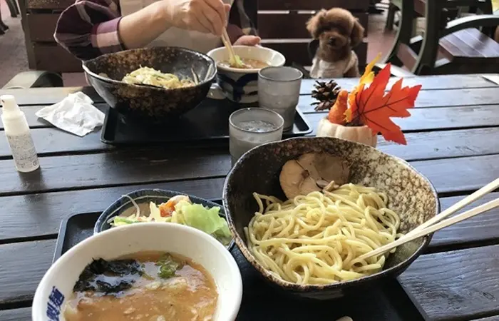 グリーンウォーク多摩で犬連れラーメン